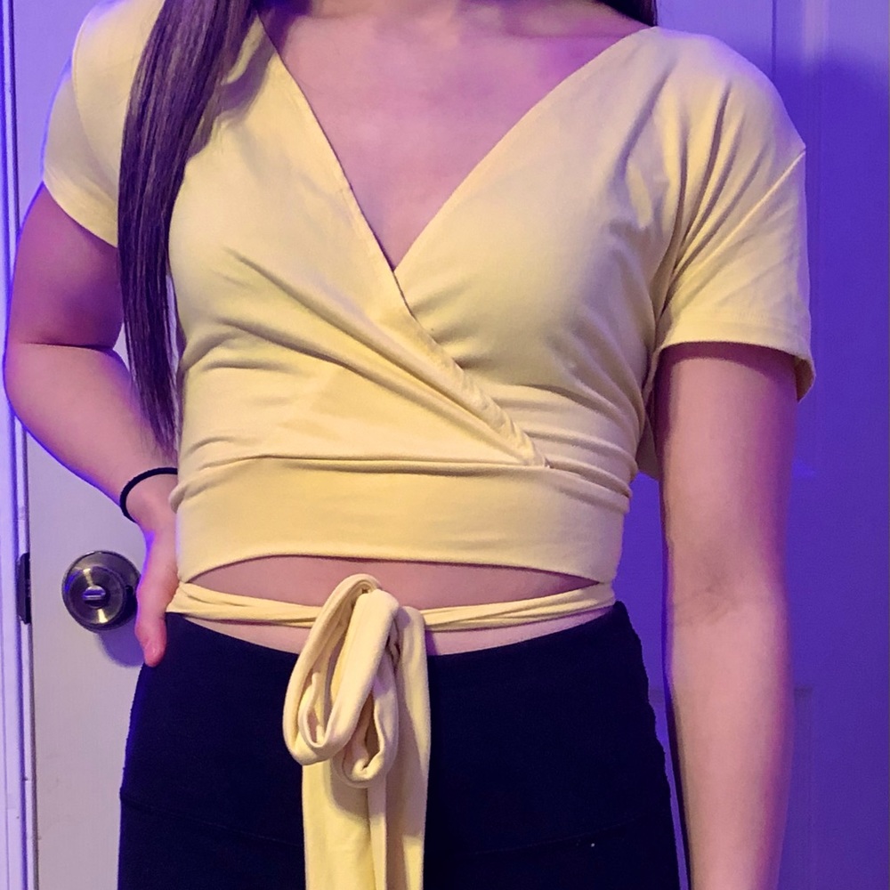 v neck crossed tie crop top